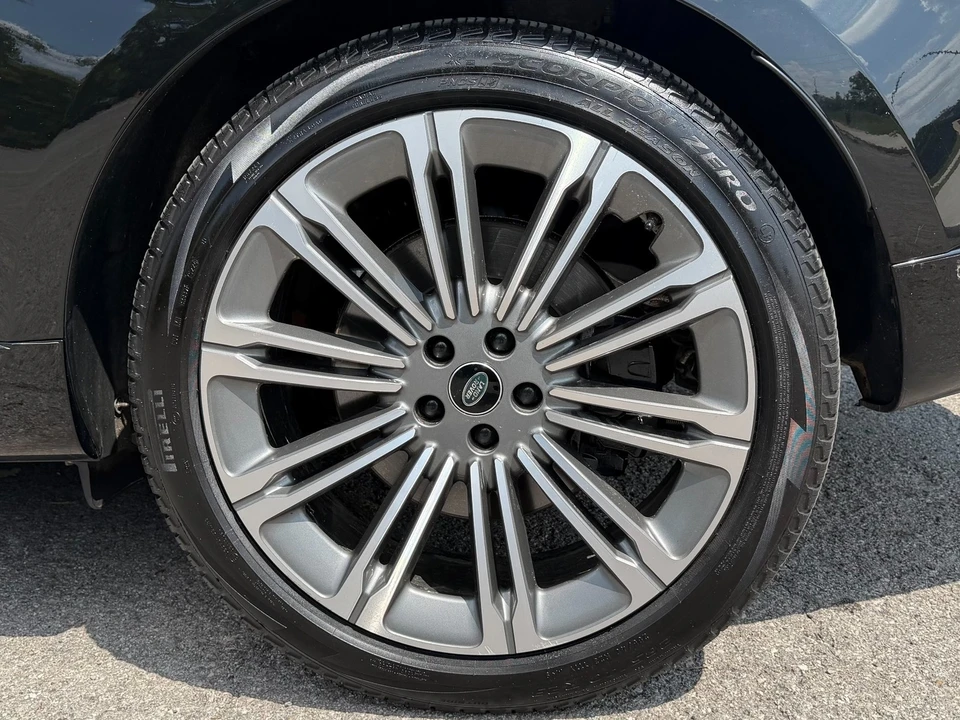 2023 Land Rover Range Rover L460 - Image 9 of 18