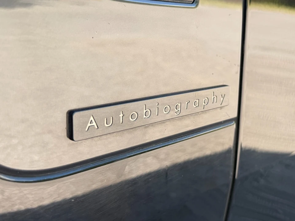 2023 Land Rover Range Rover L460 - Image 18 of 18