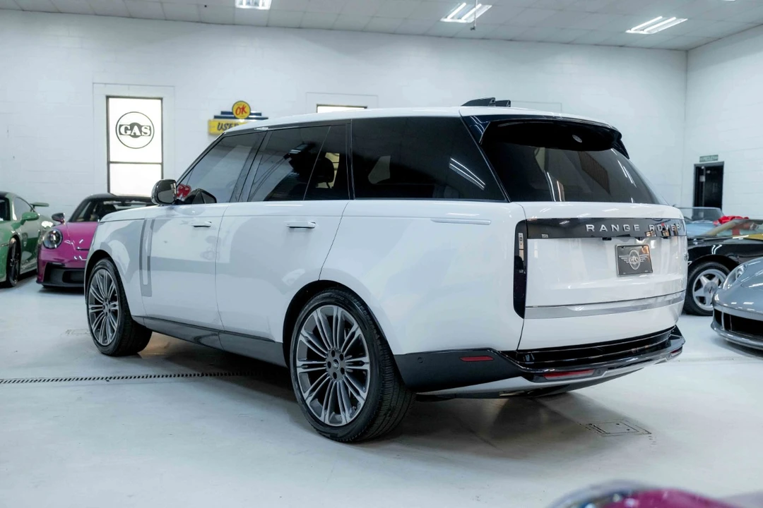 2023 Land Rover Range Rover L460 - Image 10 of 21