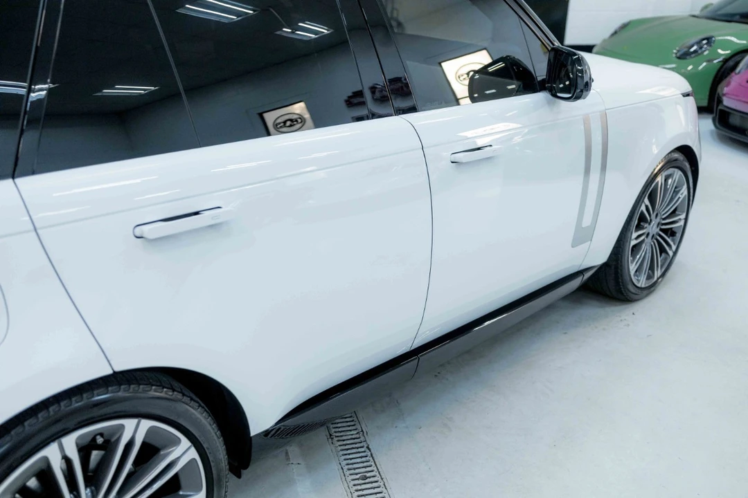 2023 Land Rover Range Rover L460 - Image 20 of 21