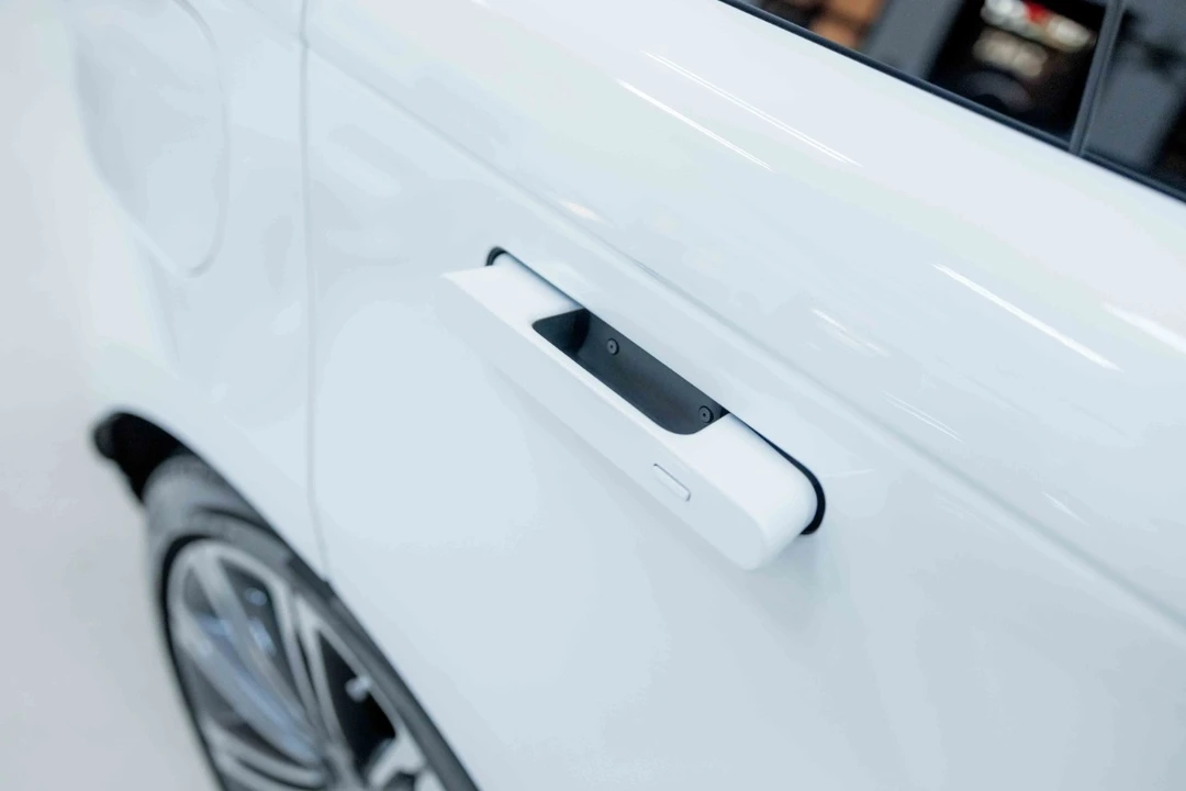 2023 Land Rover Range Rover L460 - Image 19 of 21