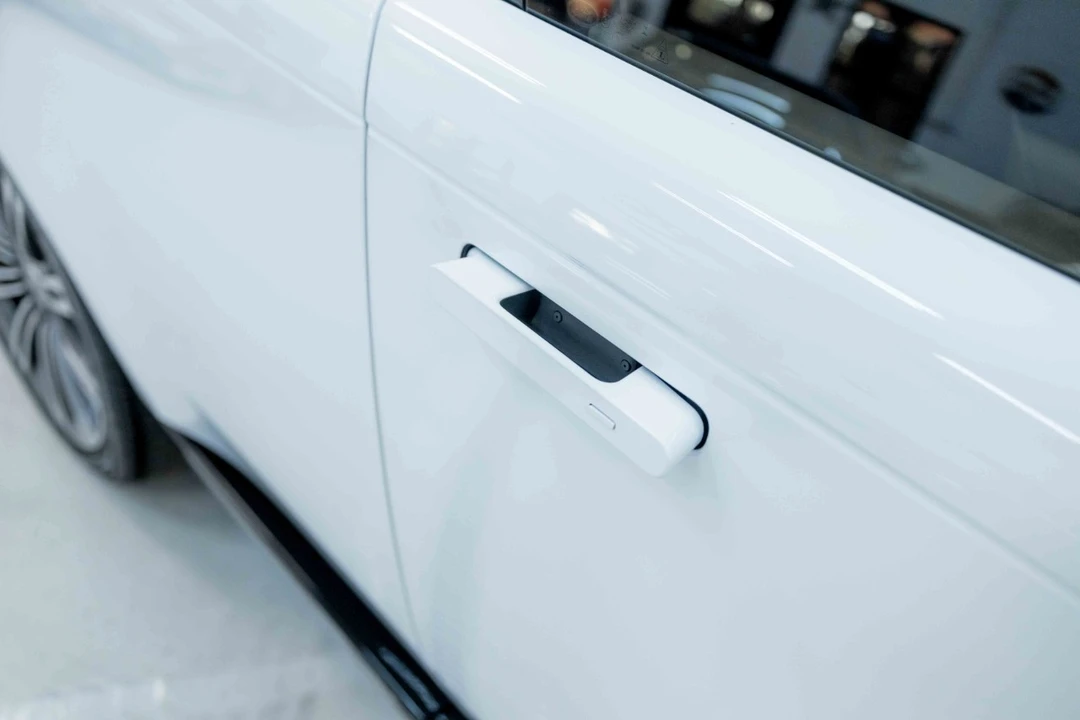 2023 Land Rover Range Rover L460 - Image 18 of 21