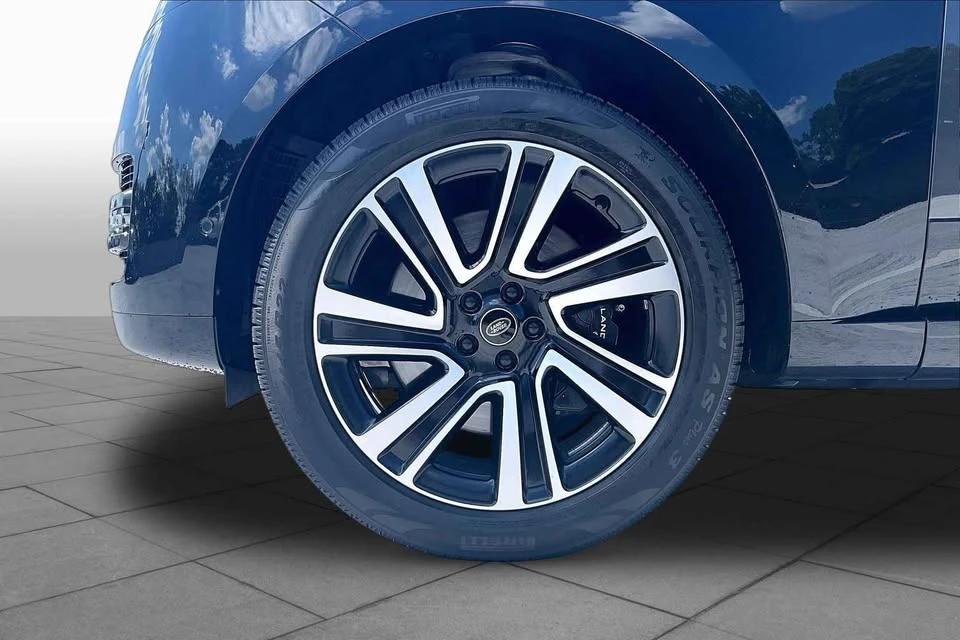 2023 Land Rover Range Rover L460 - Image 7 of 15