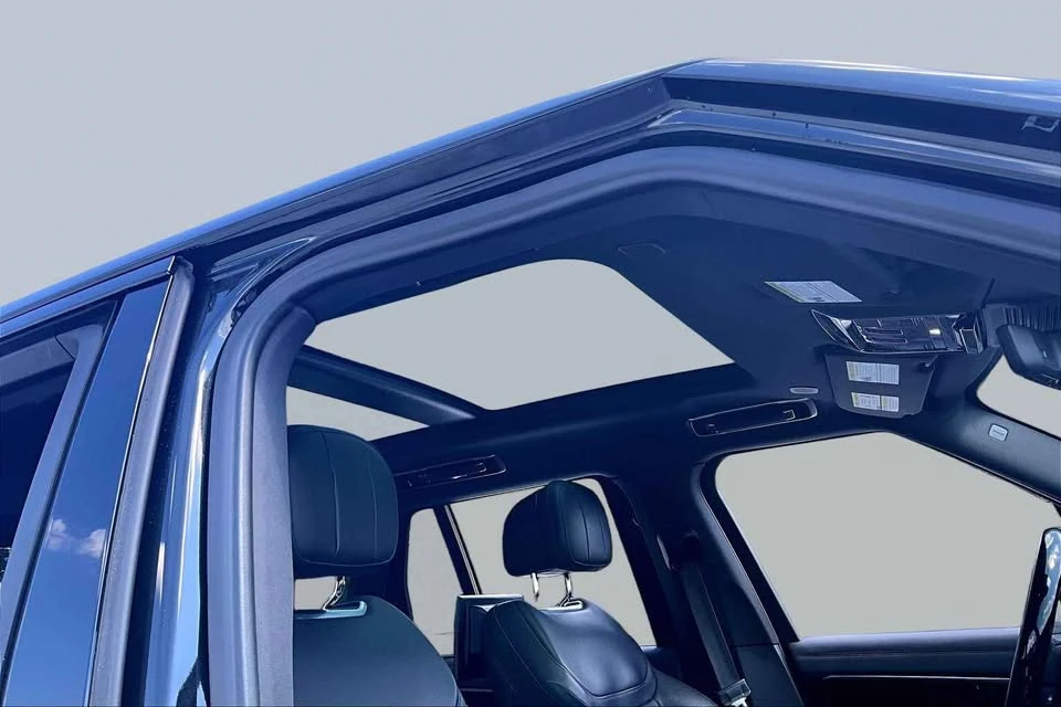 2023 Land Rover Range Rover L460 - Image 10 of 15