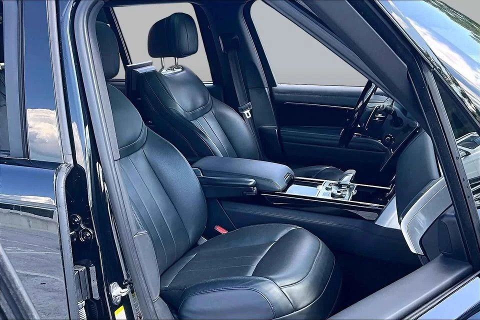 2023 Land Rover Range Rover L460 - Image 9 of 15