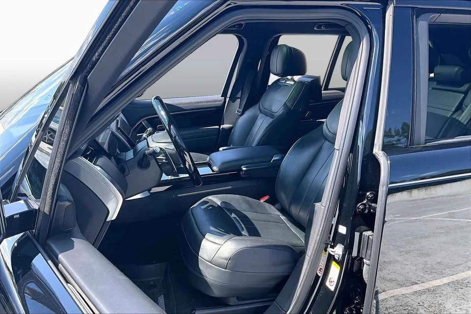 2023 Land Rover Range Rover L460 - Image 8 of 15