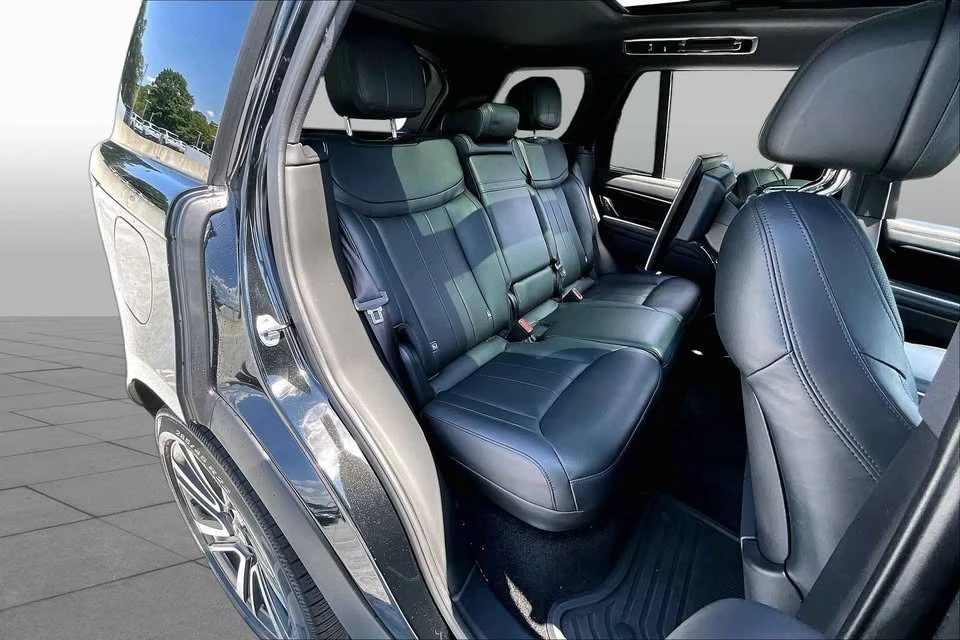 2023 Land Rover Range Rover L460 - Image 13 of 15