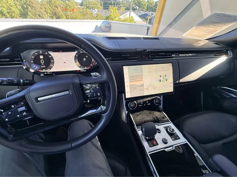 2023 Land Rover Range Rover L460 - Image 11 of 15