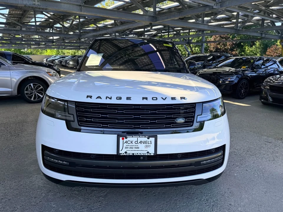 2023 Land Rover Range Rover L460 - Image 8 of 15
