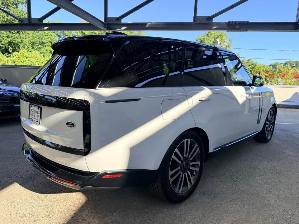 2023 Land Rover Range Rover L460 - Image 5 of 15