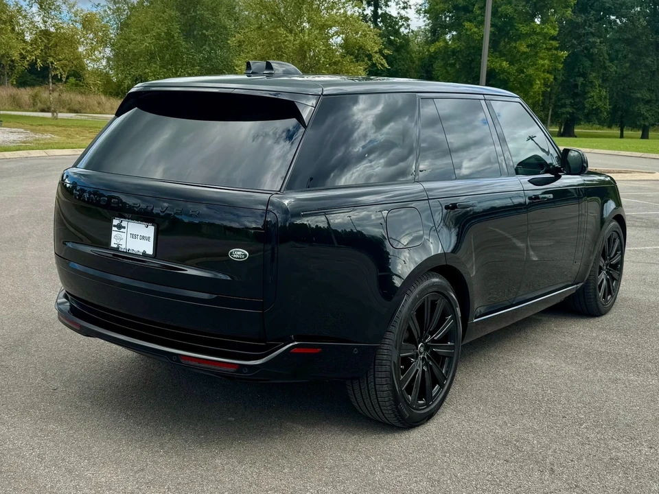 2023 Land Rover Range Rover L460 - Image 3 of 12