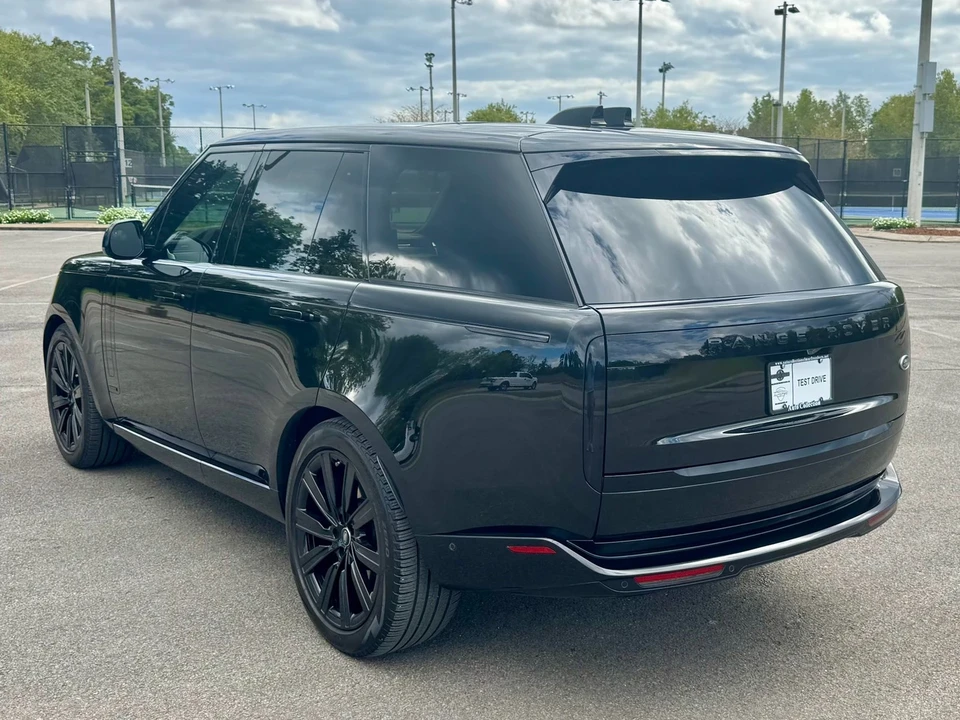 2023 Land Rover Range Rover L460 - Image 4 of 12
