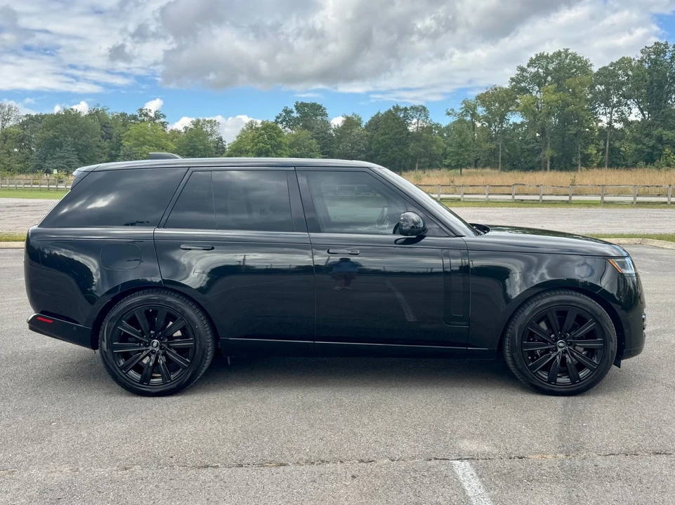 2023 Land Rover Range Rover L460 - Image 8 of 12