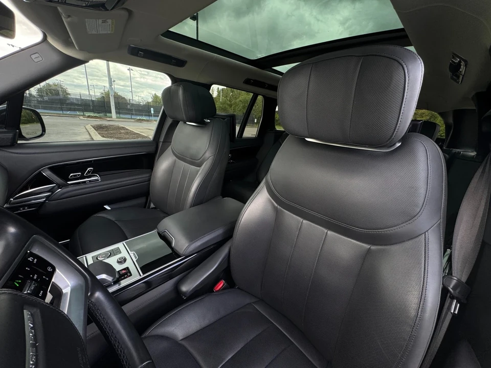 2023 Land Rover Range Rover L460 - Image 10 of 12