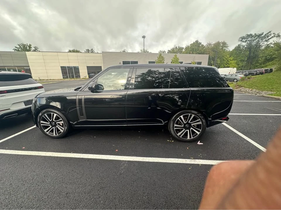 2023 Land Rover Range Rover L460 - Image 4 of 8