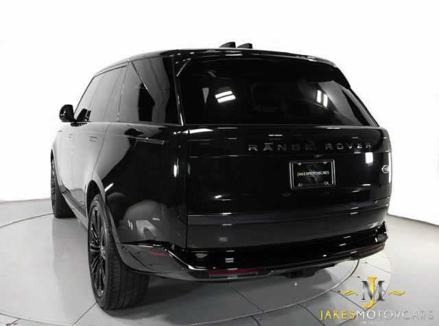 2023 Land Rover Range Rover L460 - Image 8 of 21