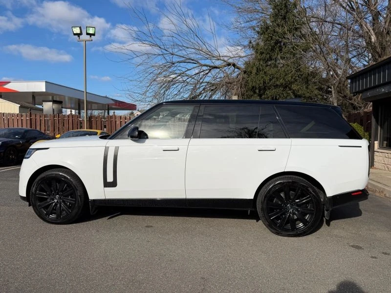 2023 Land Rover Range Rover L460 - Image 8 of 12