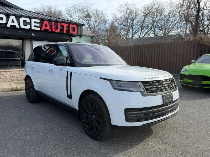 2023 Land Rover Range Rover L460 - Image 3 of 12