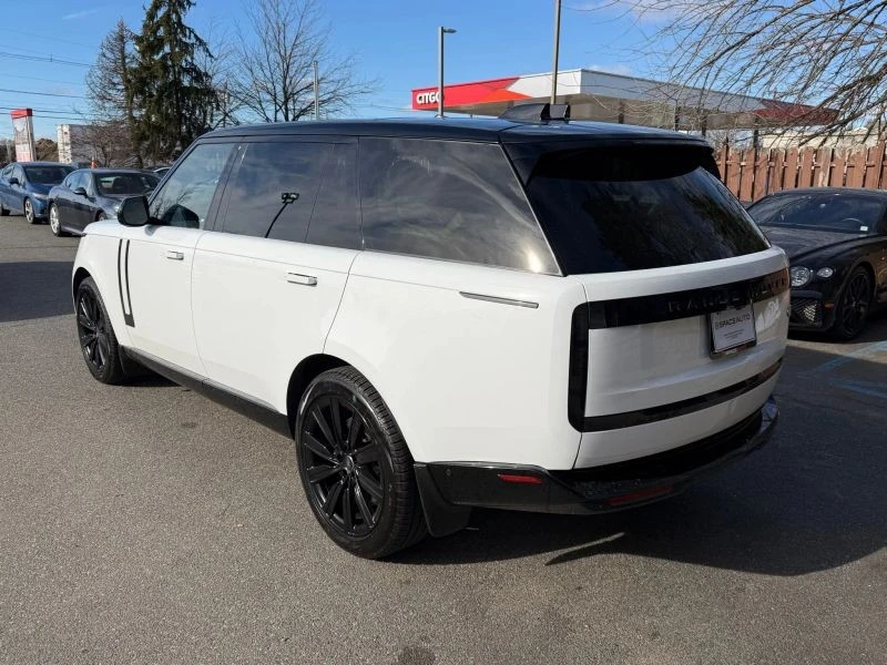 2023 Land Rover Range Rover L460 - Image 7 of 12