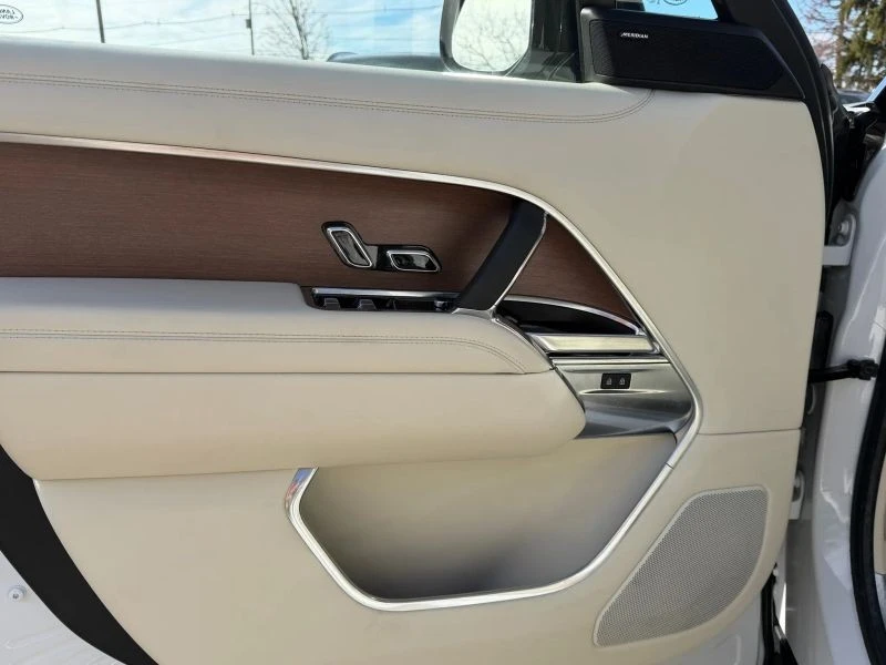2023 Land Rover Range Rover L460 - Image 9 of 12