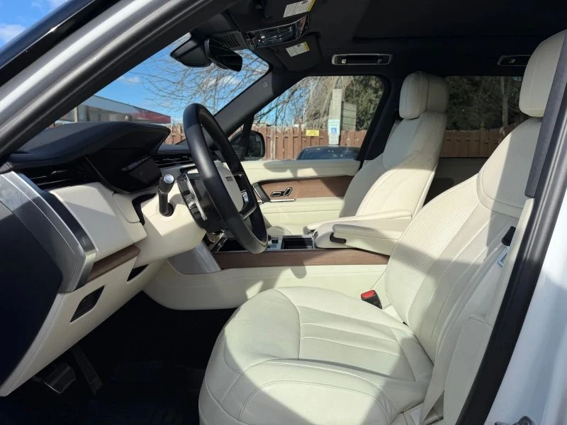 2023 Land Rover Range Rover L460 - Image 10 of 12