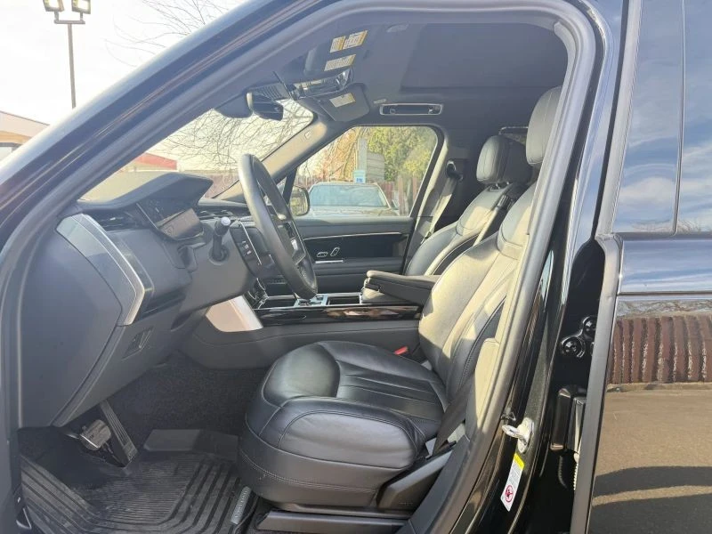 2023 Land Rover Range Rover L460 - Image 11 of 12