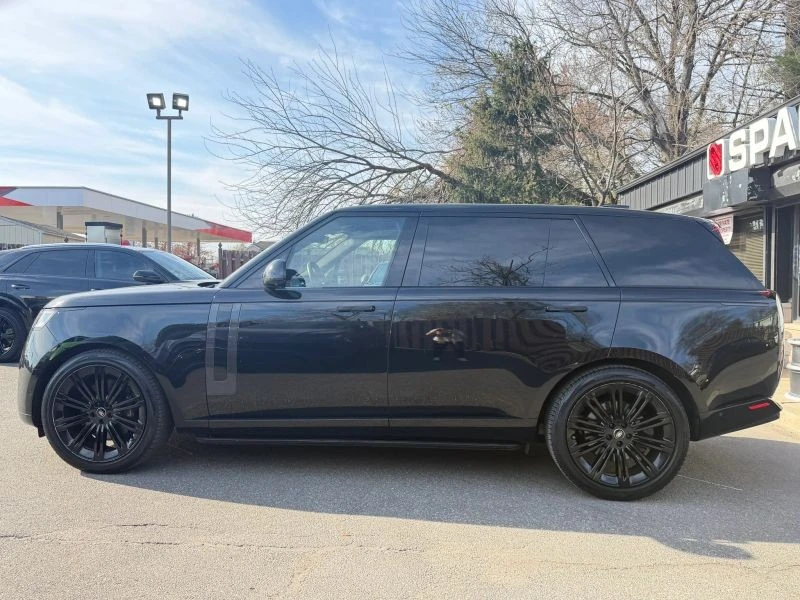 2023 Land Rover Range Rover L460 - Image 8 of 12