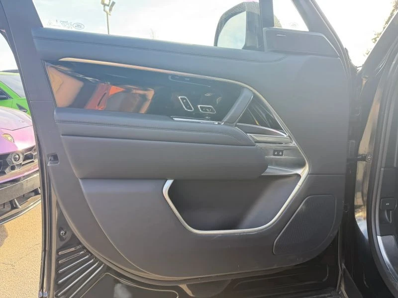 2023 Land Rover Range Rover L460 - Image 9 of 12