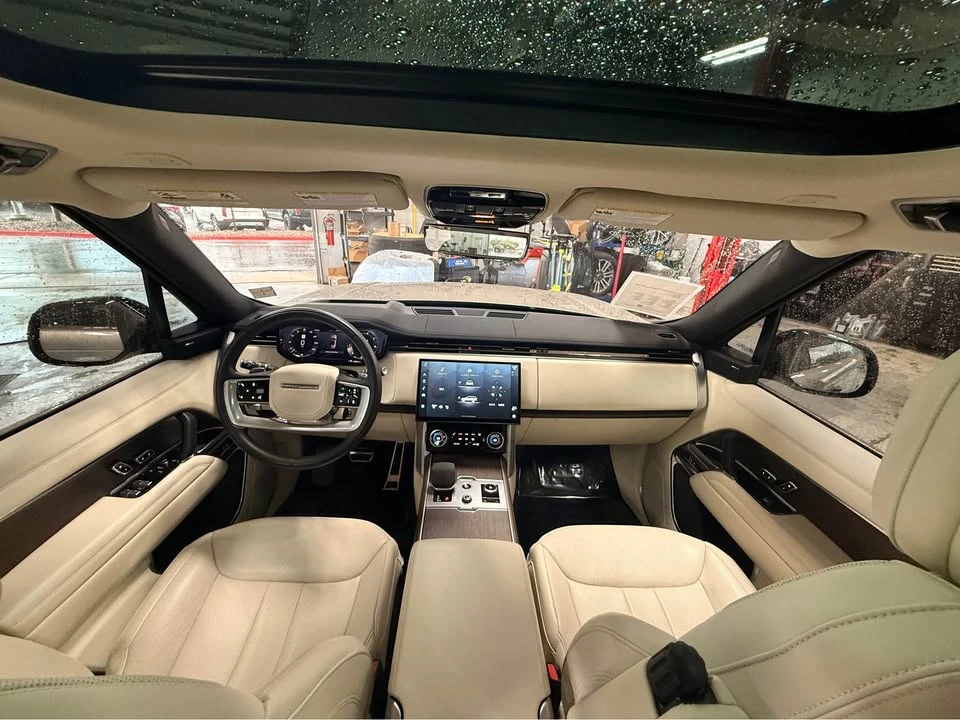 2023 Land Rover Range Rover L460 - Image 16 of 20