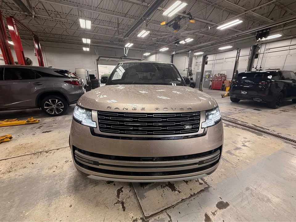 2023 Land Rover Range Rover L460 - Image 2 of 20