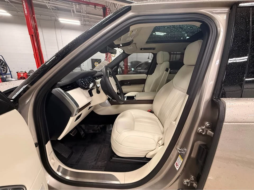 2023 Land Rover Range Rover L460 - Image 11 of 20