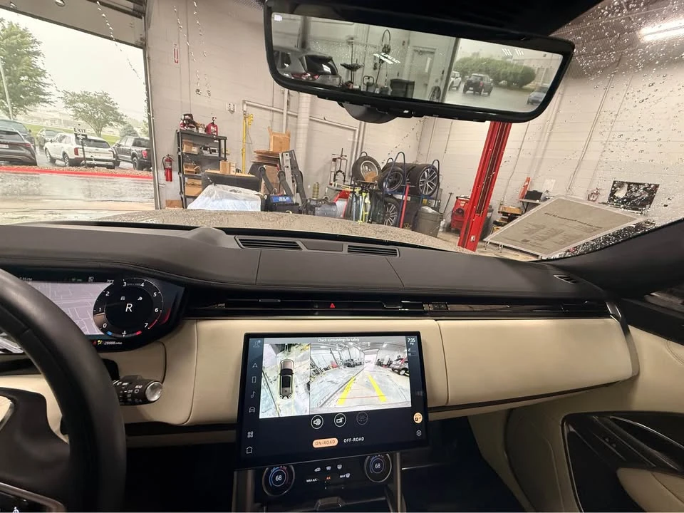 2023 Land Rover Range Rover L460 - Image 14 of 20