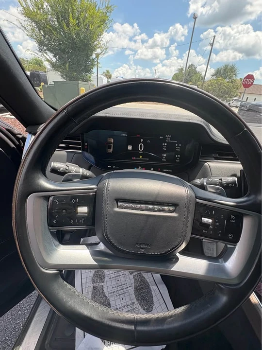 2023 Land Rover Range Rover L460 - Image 5 of 14