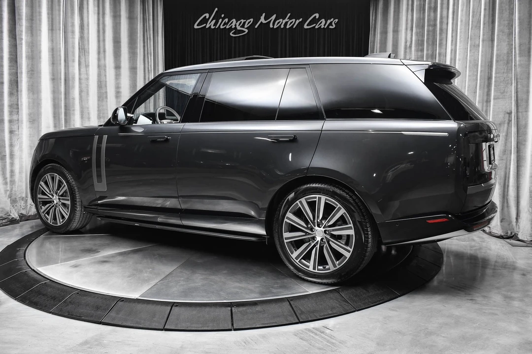 2023 Land Rover Range Rover L460 - Image 3 of 12