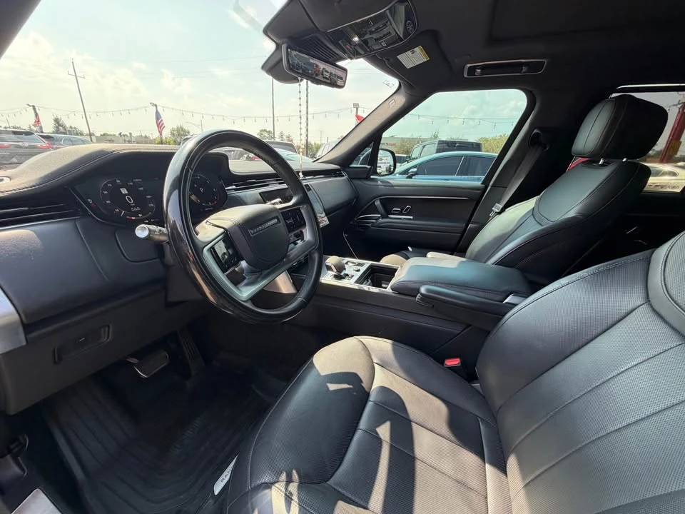 2023 Land Rover Range Rover L460 - Image 9 of 15