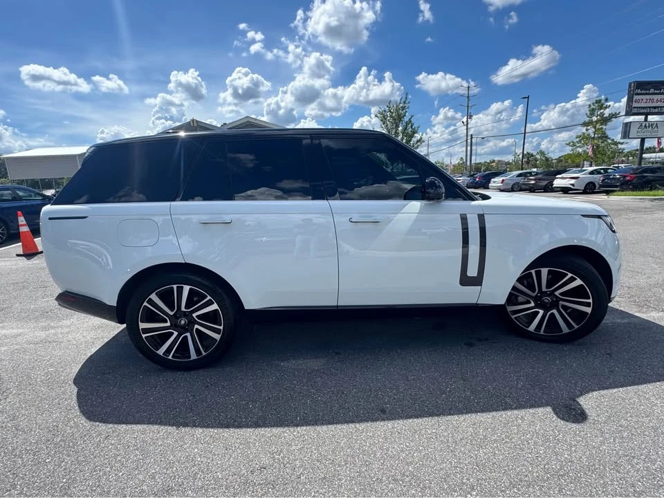 2023 Land Rover Range Rover L460 - Image 4 of 20