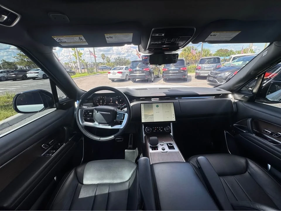 2023 Land Rover Range Rover L460 - Image 18 of 20