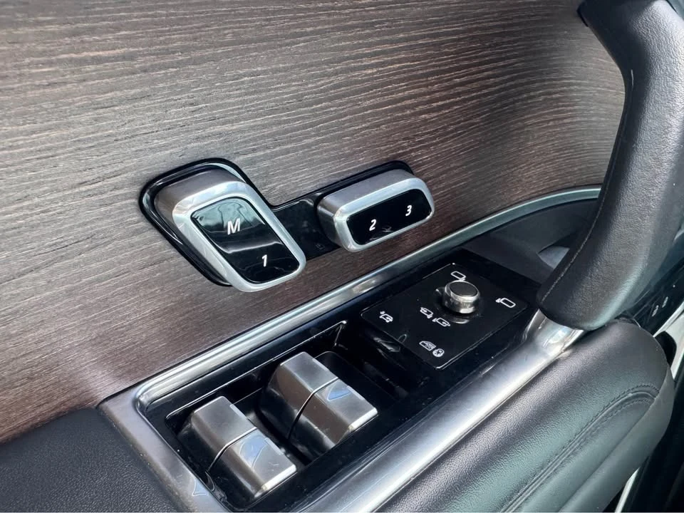 2023 Land Rover Range Rover L460 - Image 16 of 20
