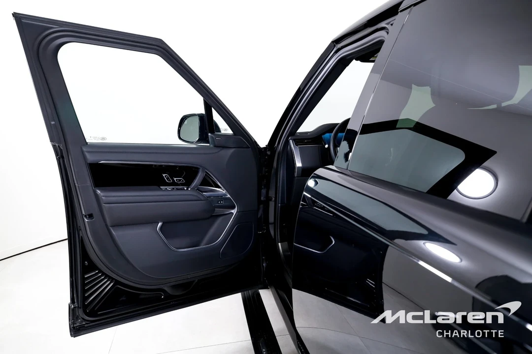 2023 Land Rover Range Rover L460 - Image 10 of 12