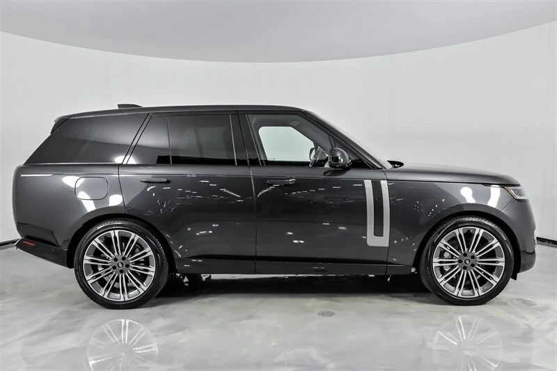 2023 Land Rover Range Rover L460 - Image 14 of 21