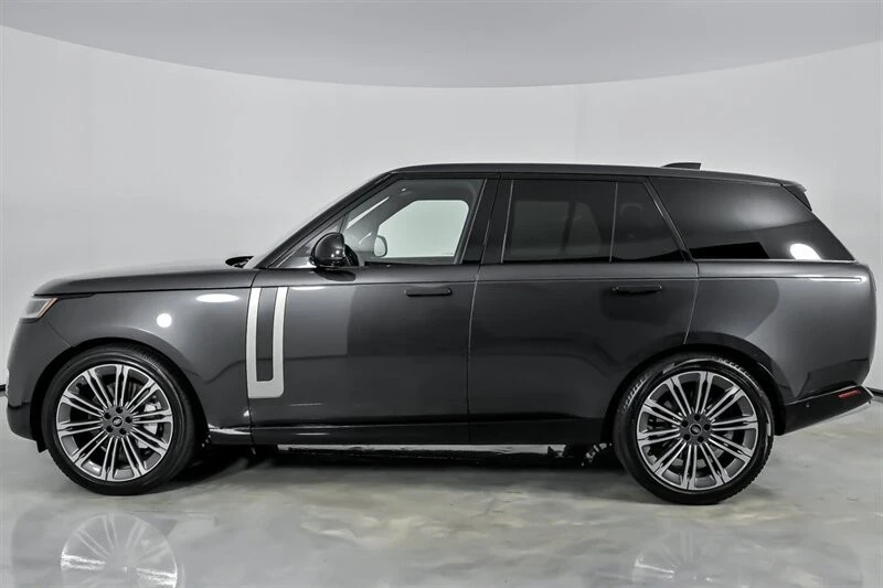 2023 Land Rover Range Rover L460 - Image 8 of 12