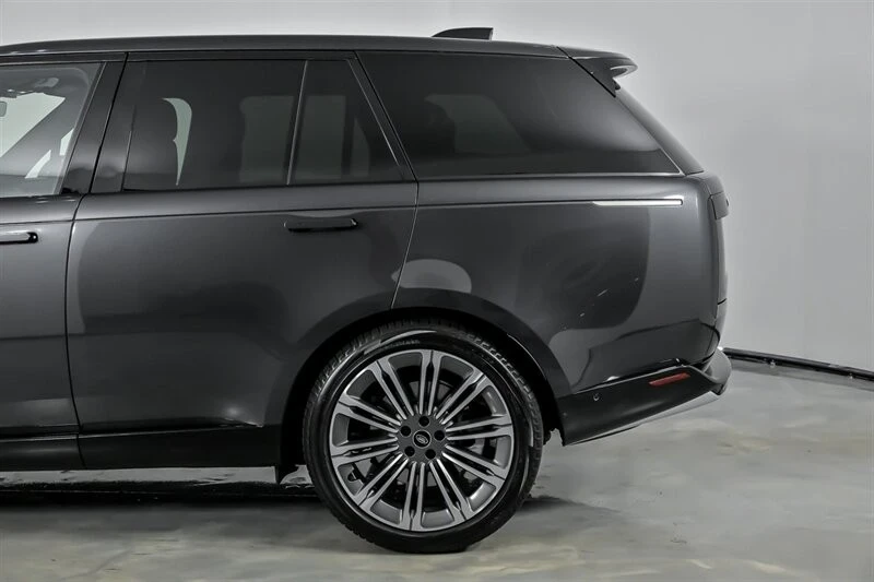 2023 Land Rover Range Rover L460 - Image 9 of 12