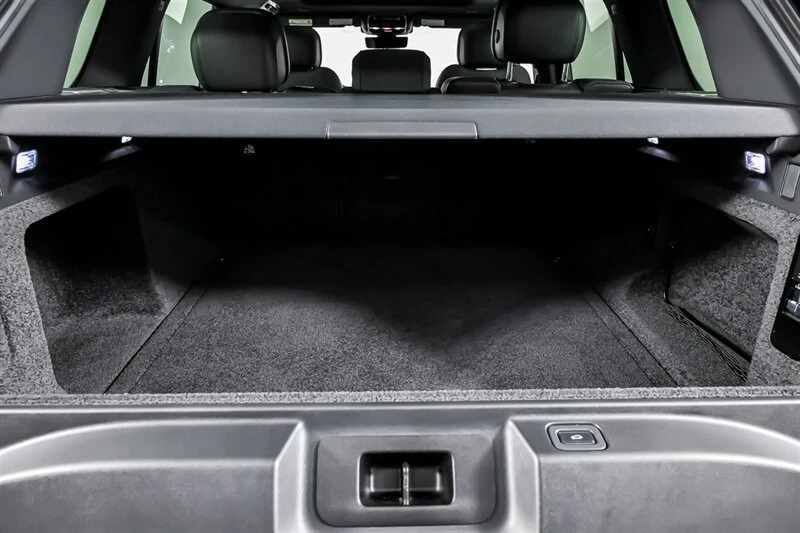 2023 Land Rover Range Rover L460 - Image 16 of 21