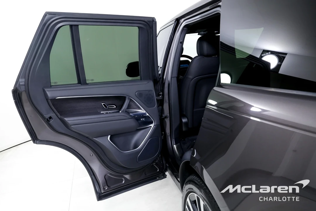 2023 Land Rover Range Rover L460 - Image 17 of 21