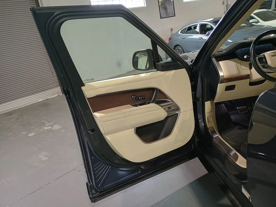 2023 Land Rover Range Rover L460 - Image 12 of 12