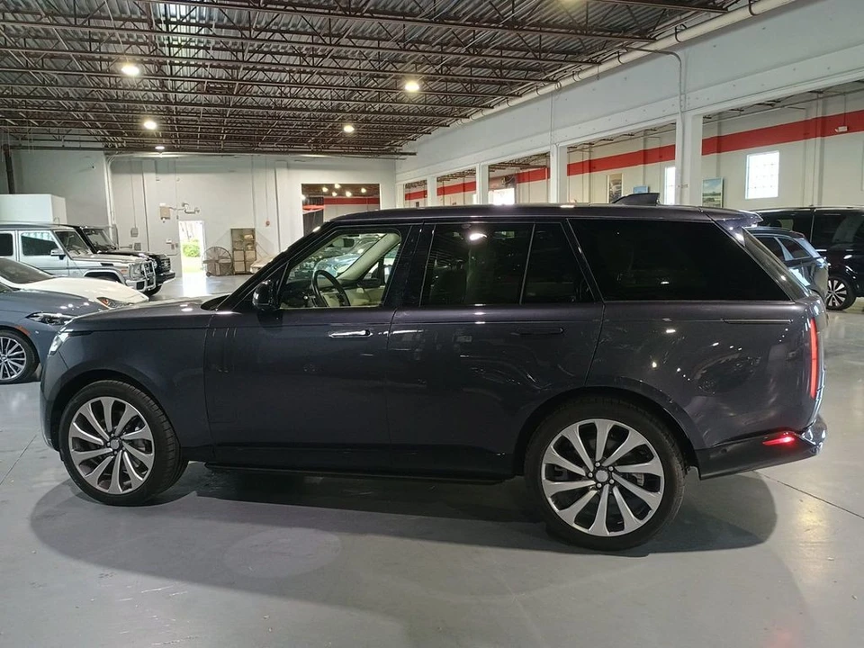 2023 Land Rover Range Rover L460 - Image 2 of 12