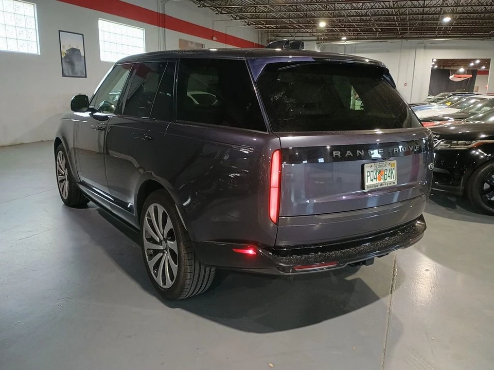 2023 Land Rover Range Rover L460 - Image 3 of 12