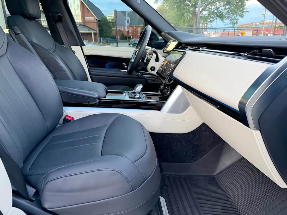 2023 Land Rover Range Rover L460 - Image 11 of 20