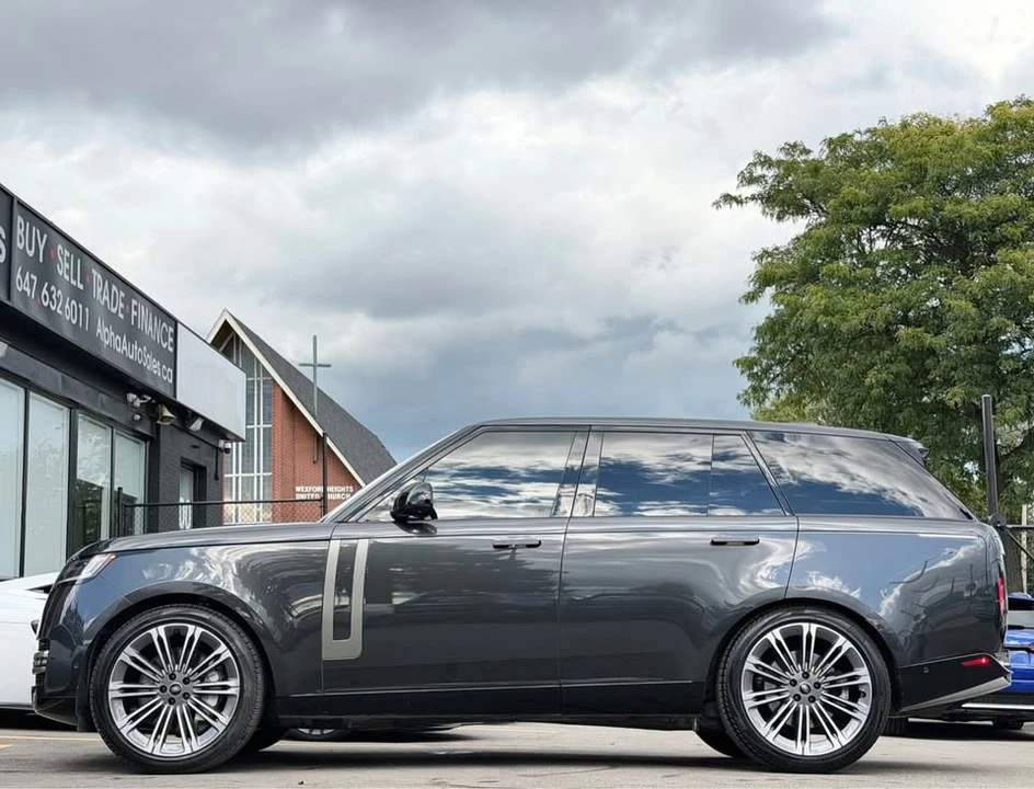 2023 Land Rover Range Rover L460 - Image 2 of 20
