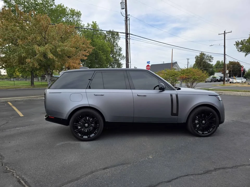 2023 Land Rover Range Rover L460 - Image 3 of 16